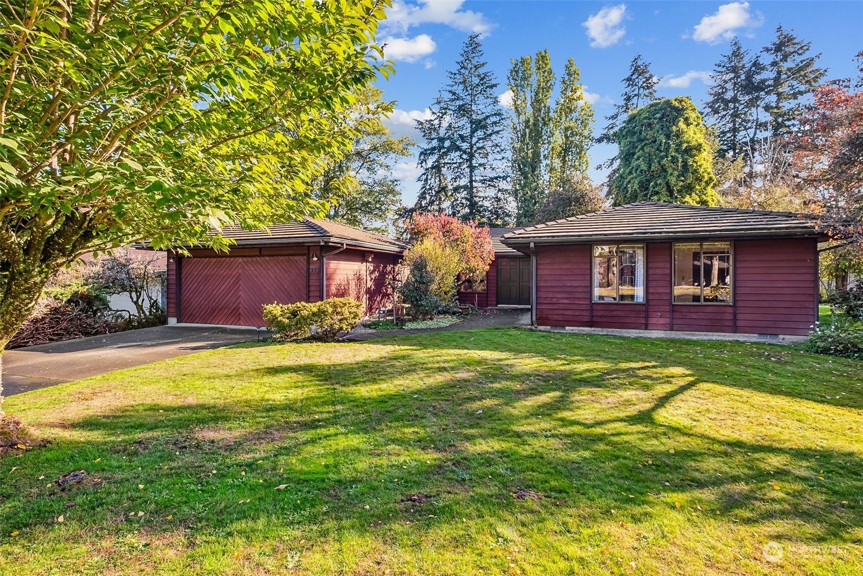 Property Photo:  840 Reiten Road  WA 98030 