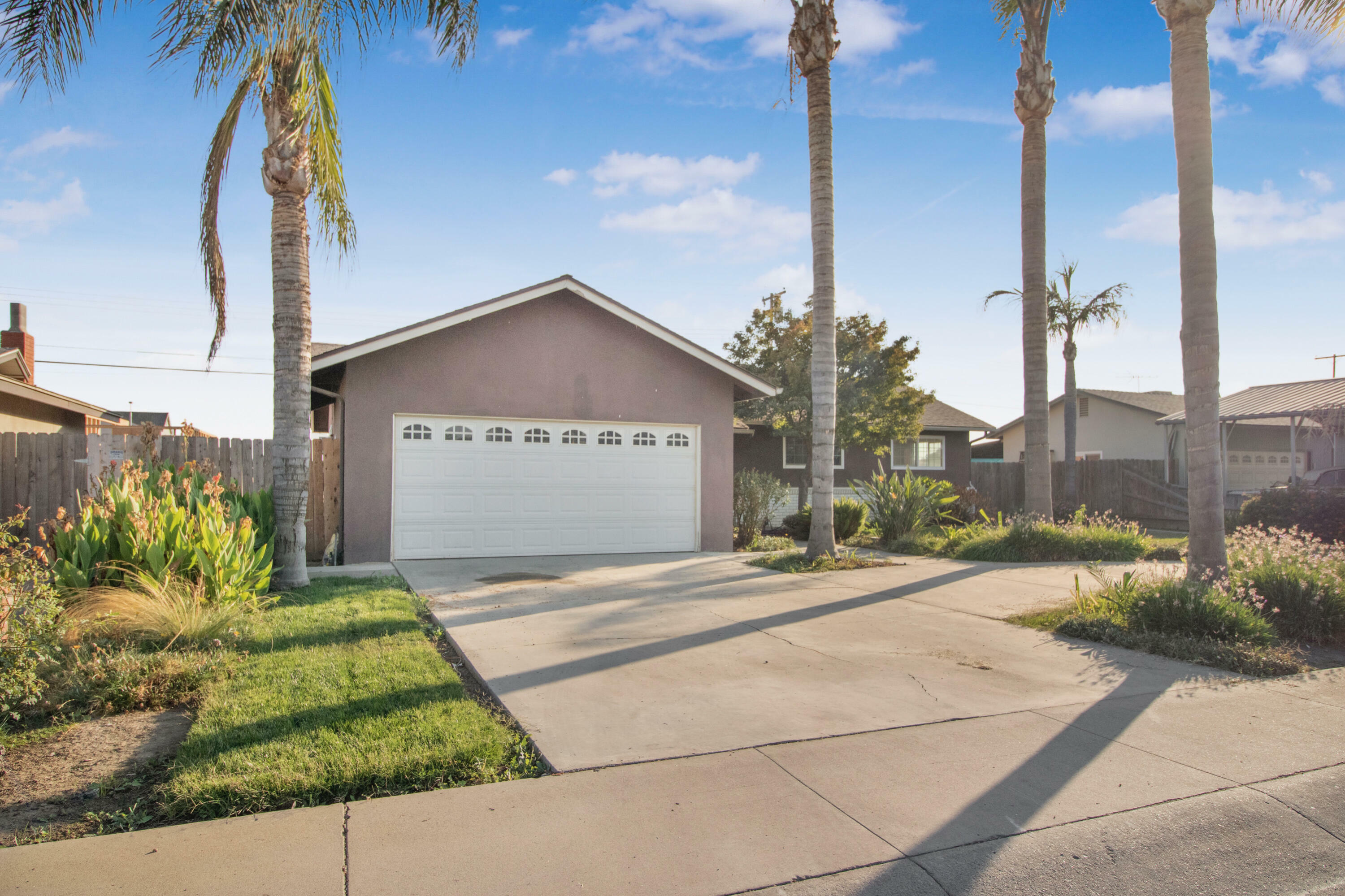 Property Photo:  3103 E Laurel Avenue  CA 93292 