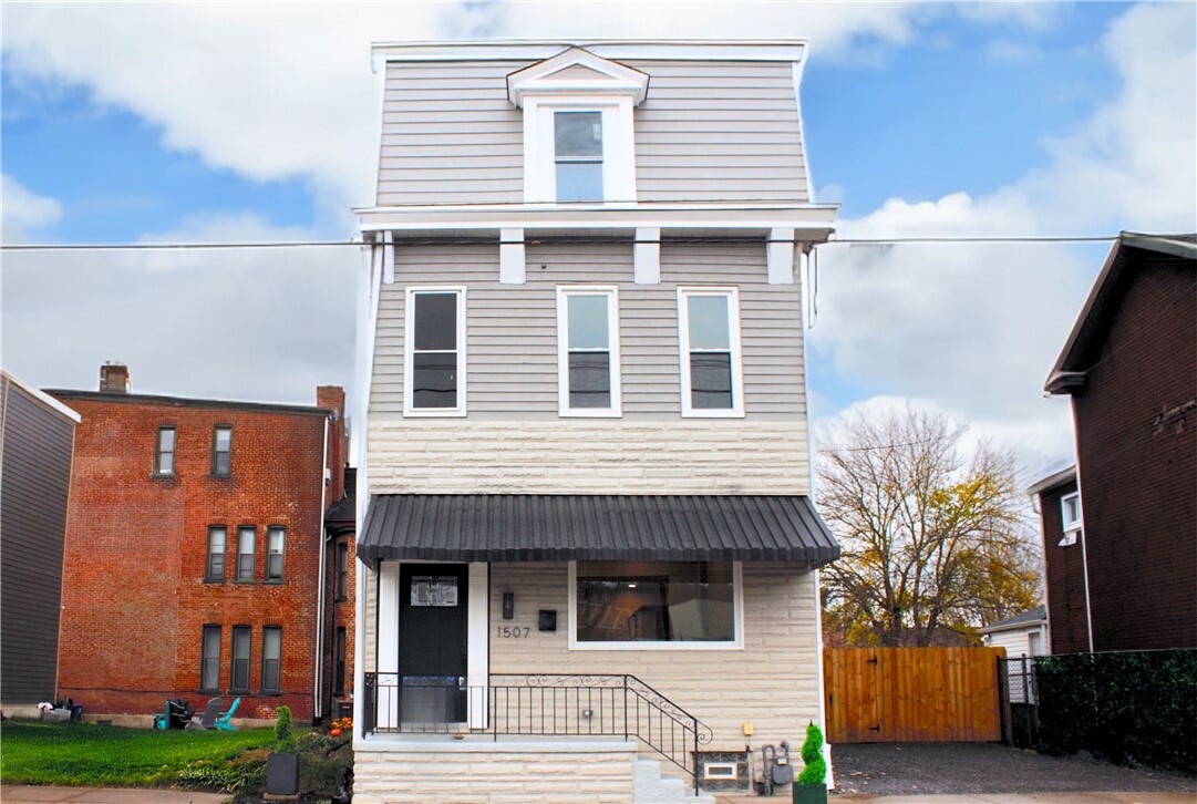 Property Photo:  1507 Allegheny Avenue  PA 15233 