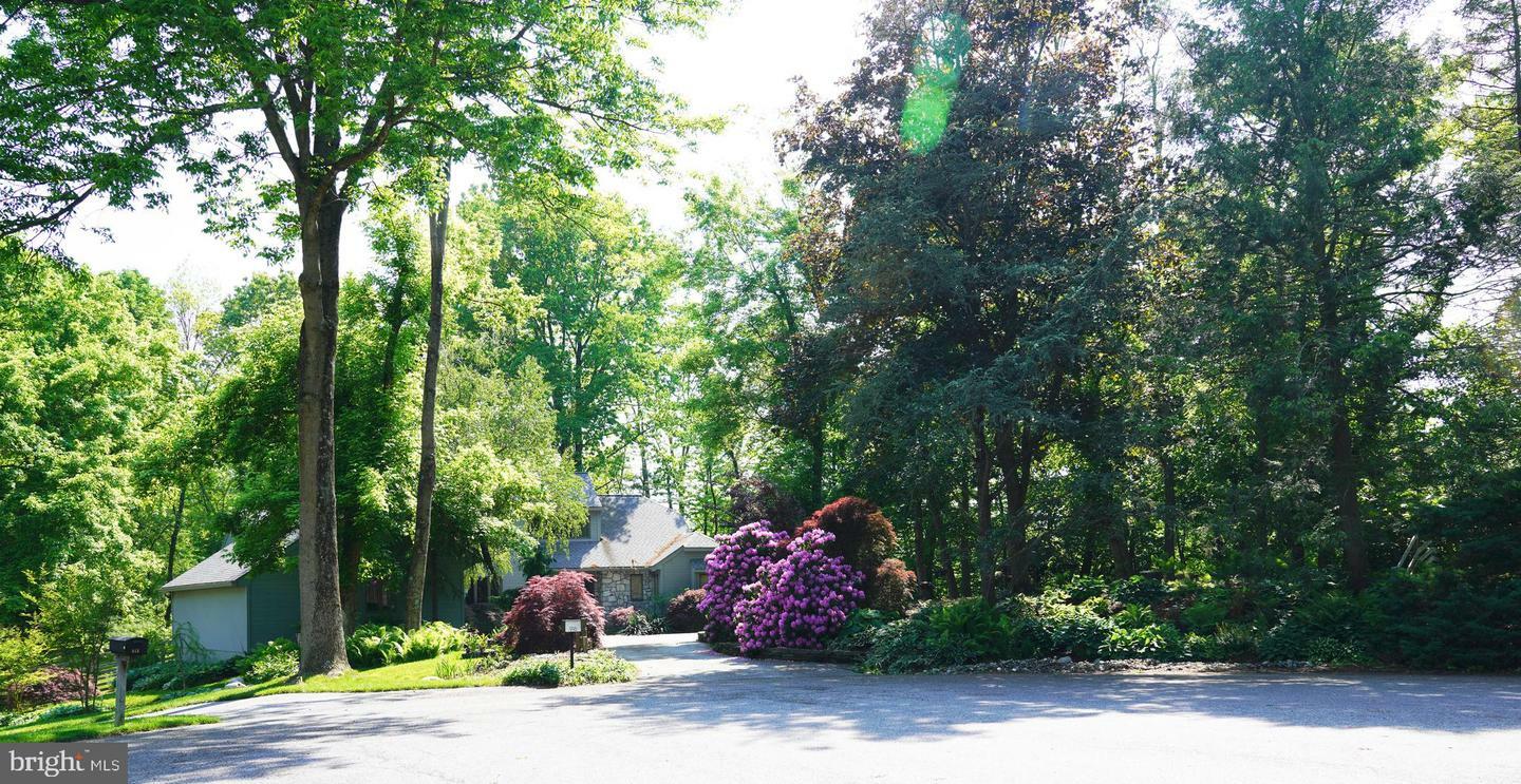 Property Photo:  916 General Wayne Drive  PA 19382 