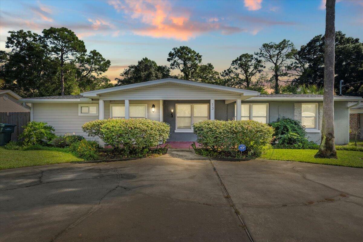 Property Photo:  13 NE Laurie Drive  FL 32548 