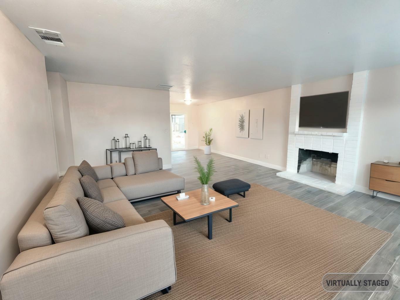 Property Photo:  5939 E Ramona Avenue  CA 93727 