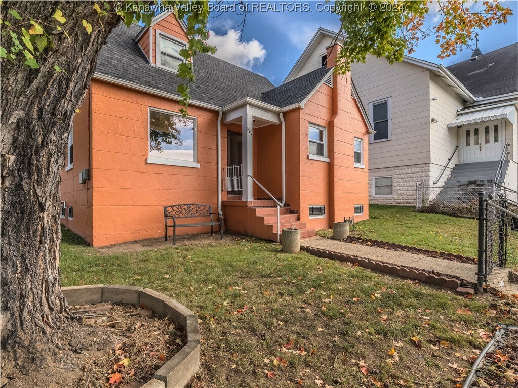 Property Photo:  1504 Frame Street  WV 25312 