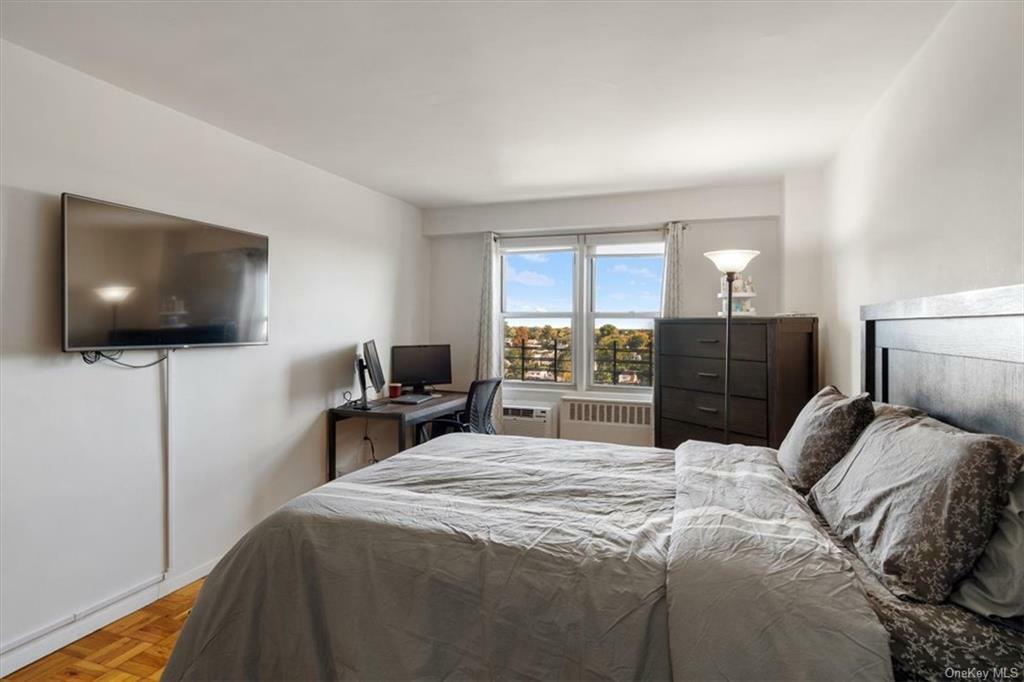 Property Photo:  1841 Central Park Avenue 12L  NY 10710 