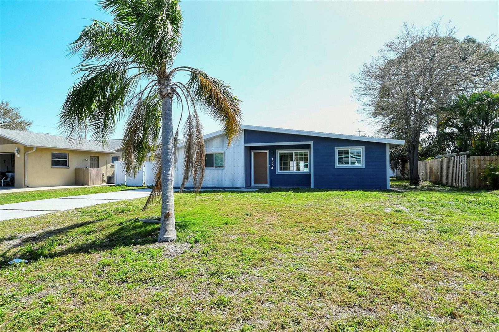 Property Photo:  1754 Joyce Street  FL 34231 