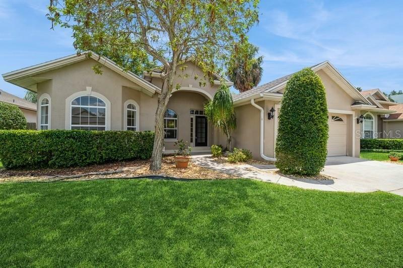 Property Photo: 2657 Queen Mary Place FL 32751
