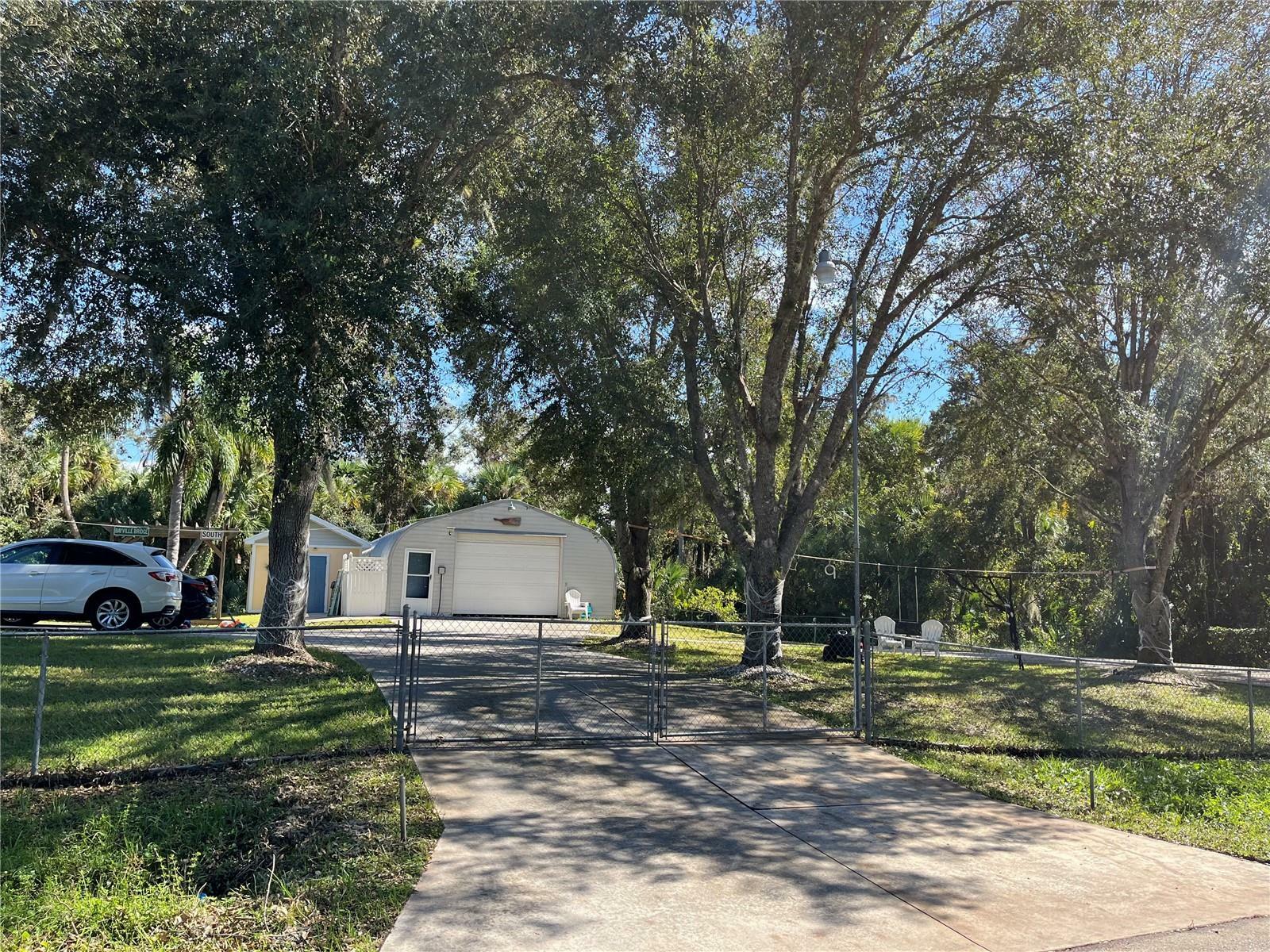 Property Photo:  5404 Carso Terrace  FL 34286 