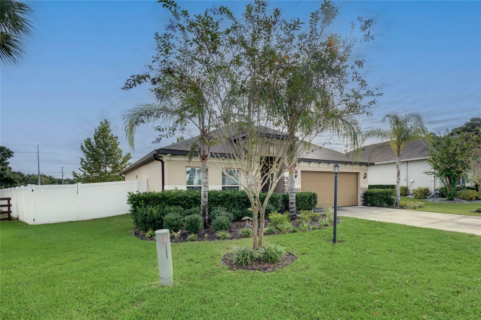 Property Photo:  24512 Woodhill Court  FL 32776 