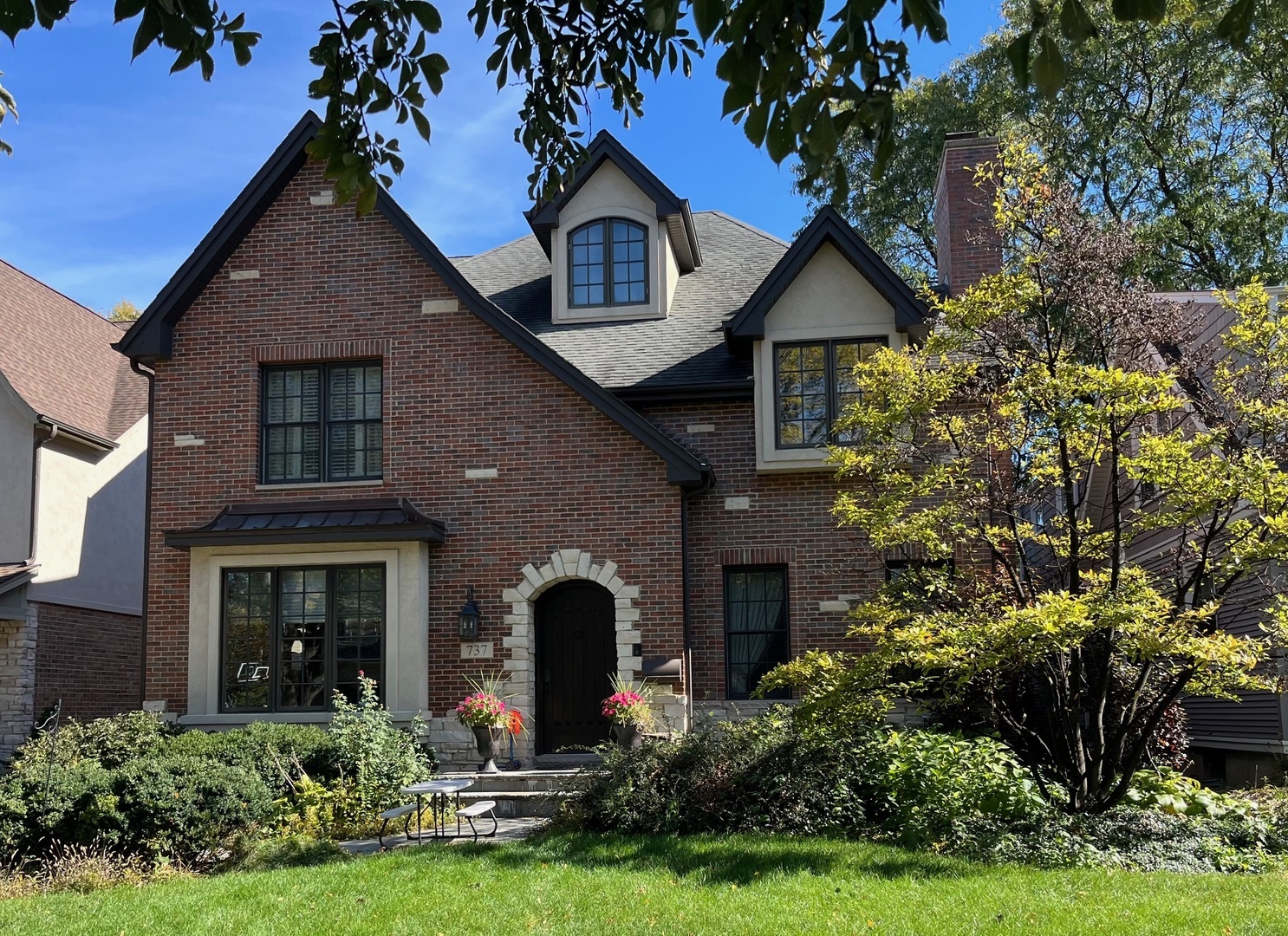 Property Photo:  737 S Madison Avenue  IL 60525 