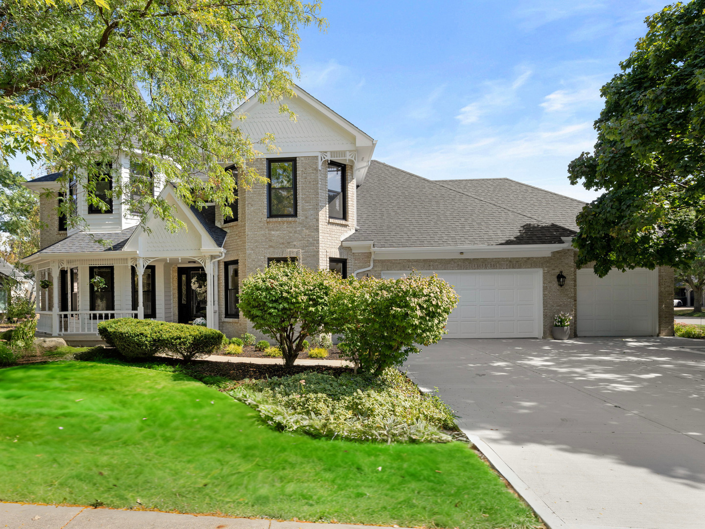 1596 Pine Lake Drive  Naperville IL 60564 photo