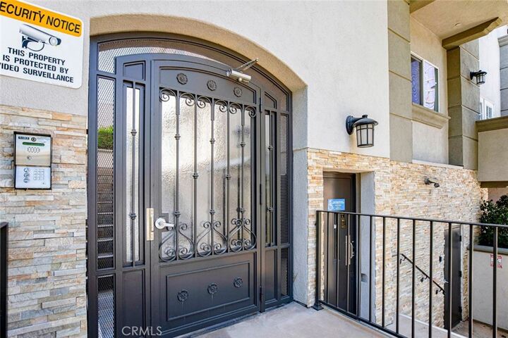 Property Photo:  12010 Magnolia Boulevard 109  CA 91607 