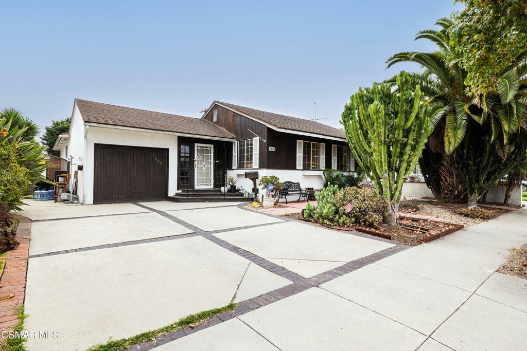 Property Photo:  7806 Midfield Avenue  CA 90045 