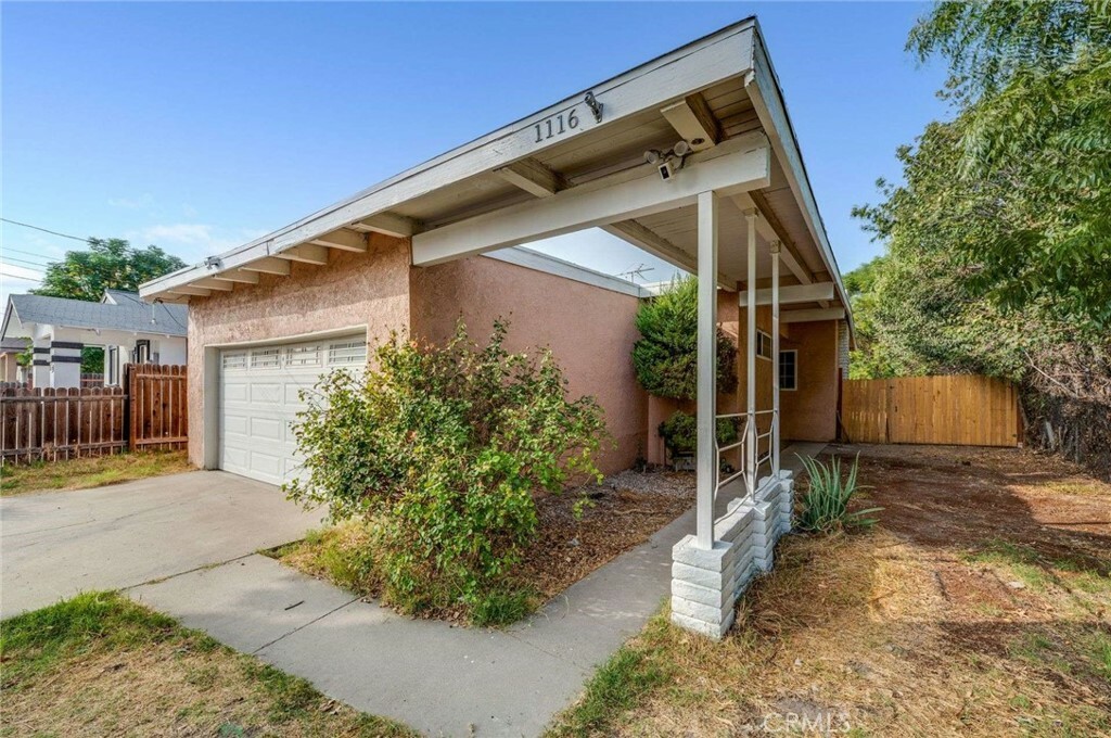 Property Photo: 1116 W 11th Street CA 92411