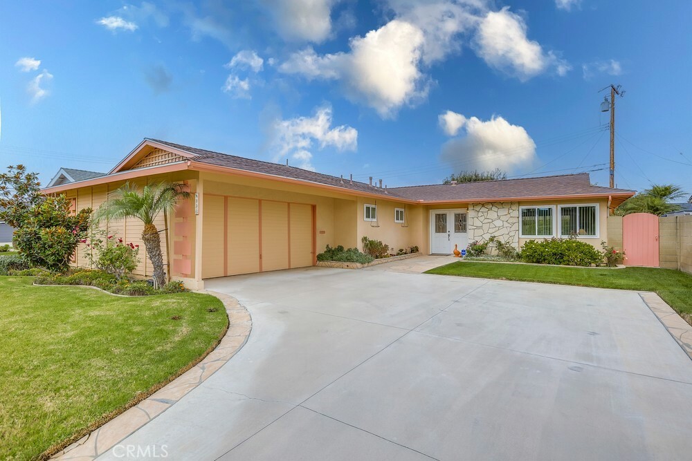 Property Photo:  6531 Esta Circle  CA 92647 