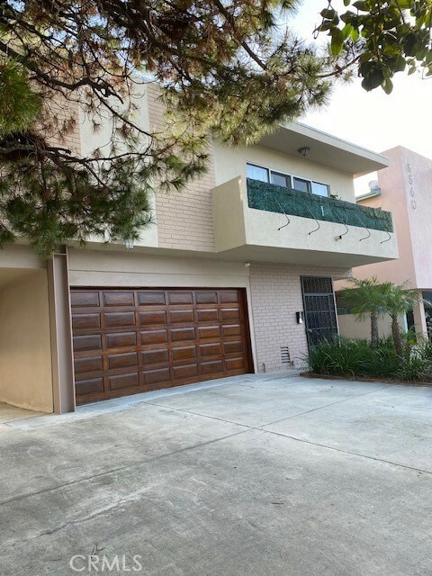 Property Photo:  8556 Gregory Way 2  CA 90035 