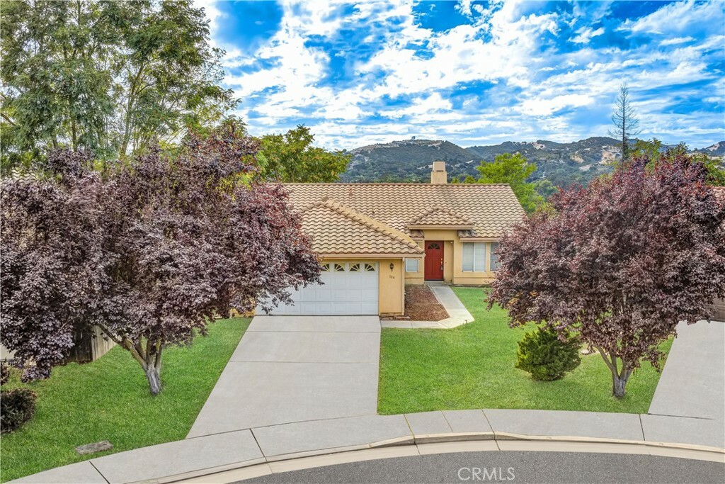 Property Photo:  104 El Dorado Court  CA 93446 