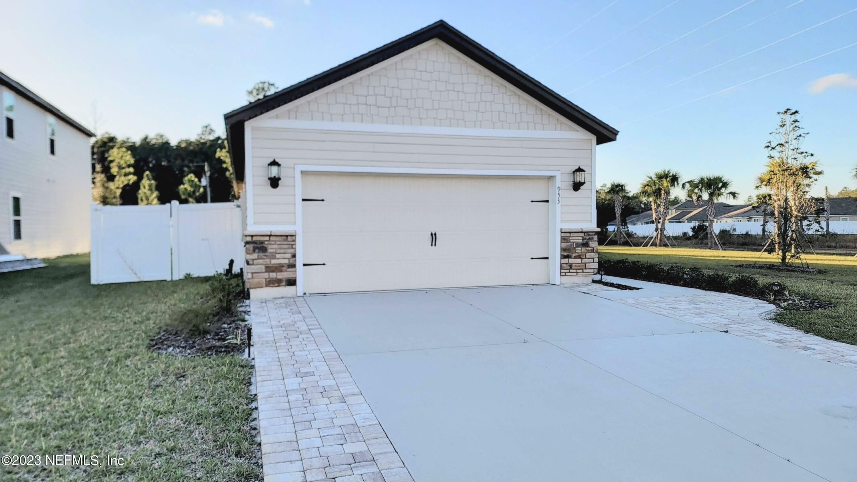 Property Photo:  953 Morgans Treasure Road  FL 32084 