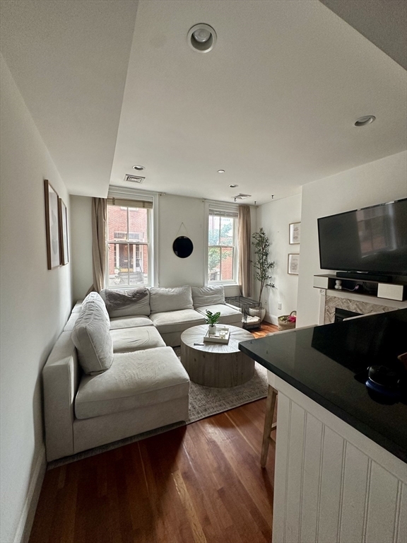 Property Photo:  16 Temple St 1  MA 02114 