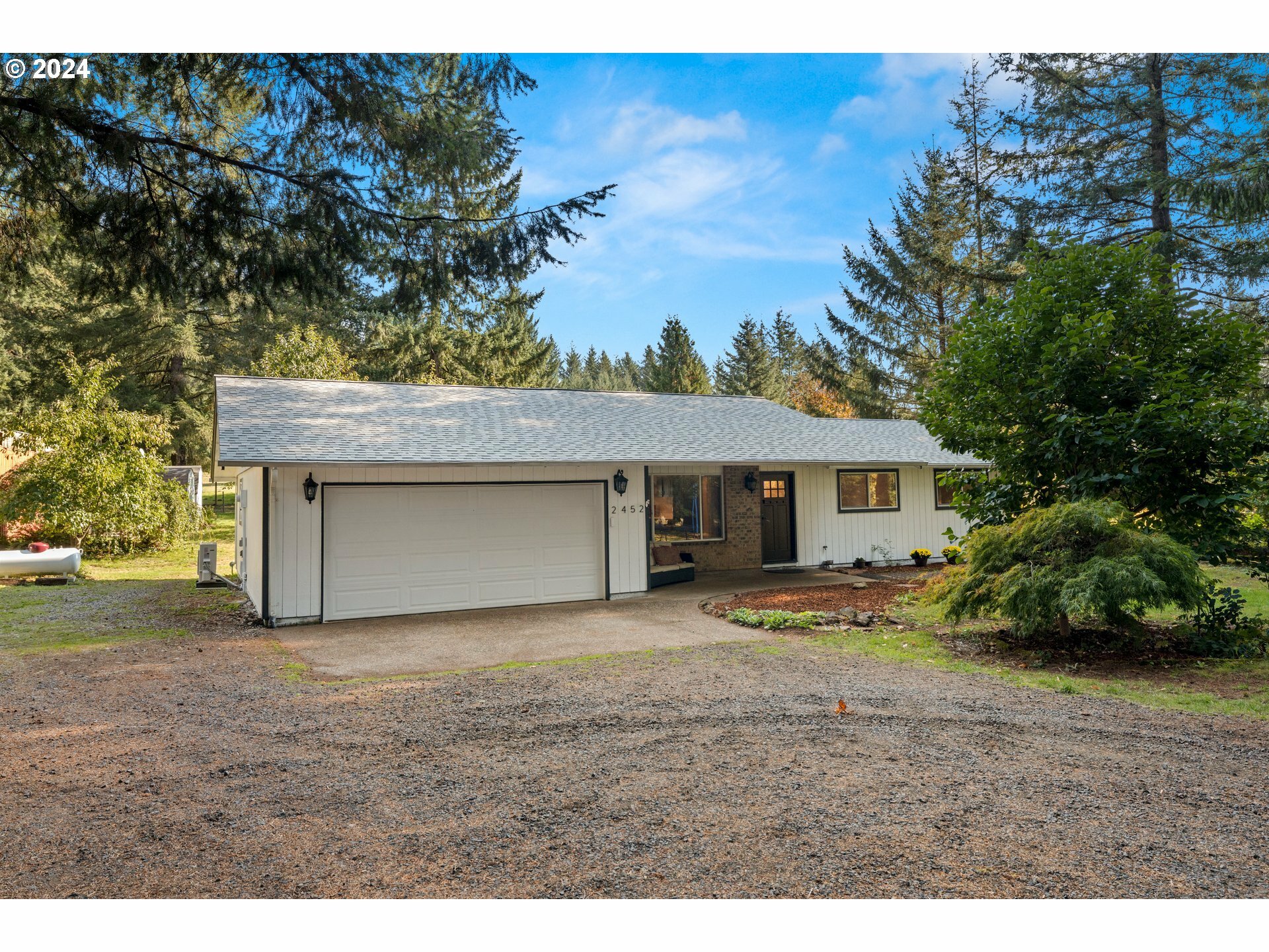 Property Photo:  2452 Skye Rd  WA 98671 