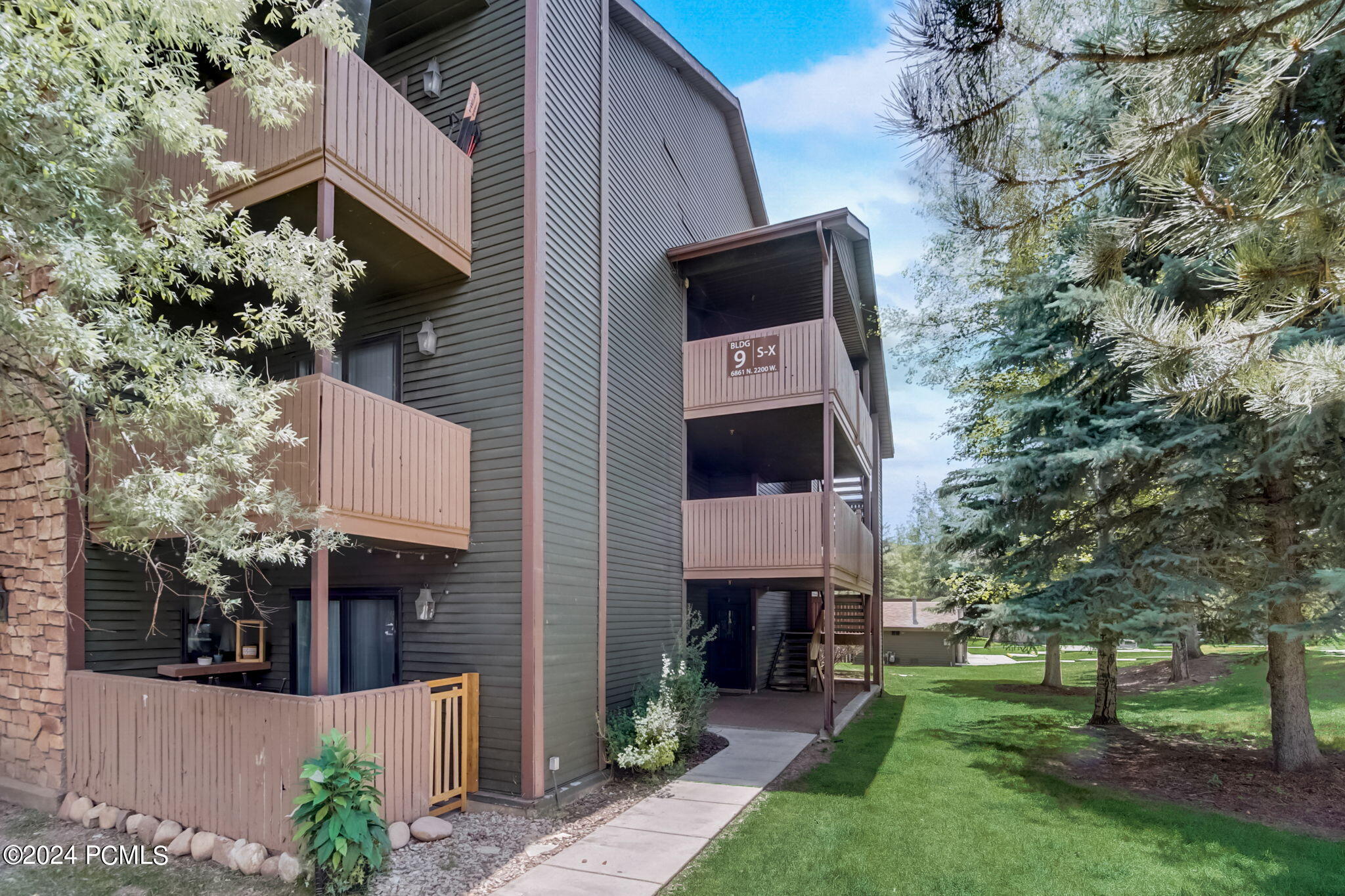 Property Photo: 6861 W 2200 Apt 9U UT 84098