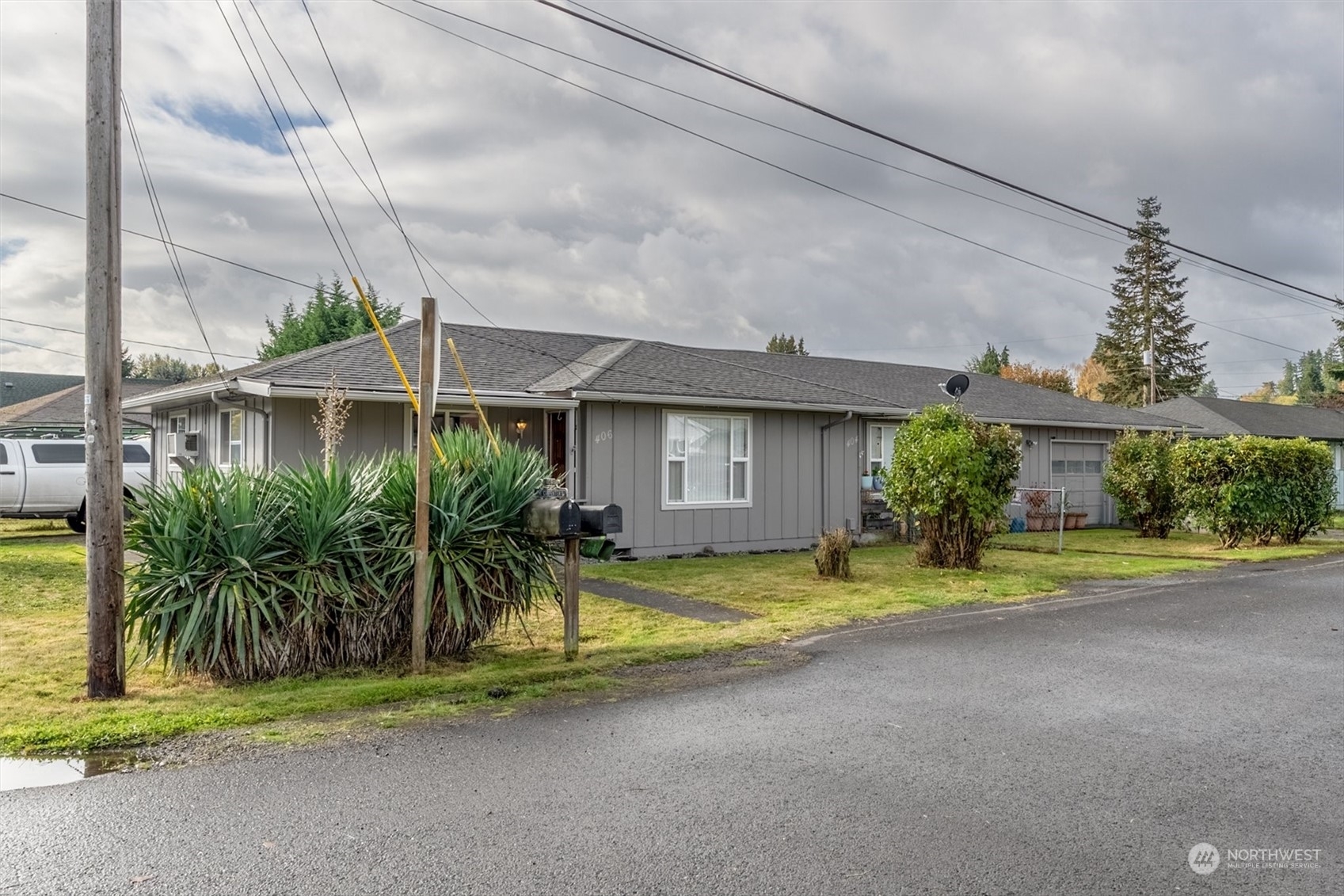 Property Photo:  404 Lewis Street  WA 98626 