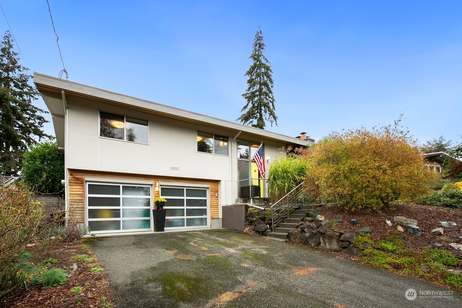 Property Photo:  16612 SE 8th Street  WA 98008 