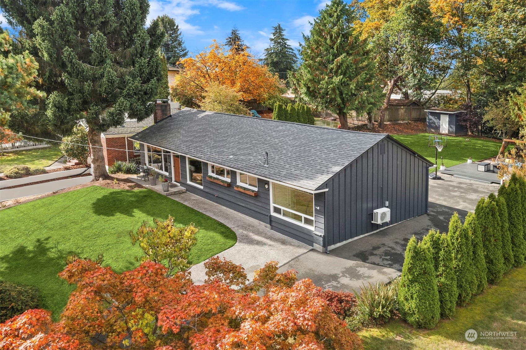 Property Photo:  10317 Densmore Avenue N  WA 98133 