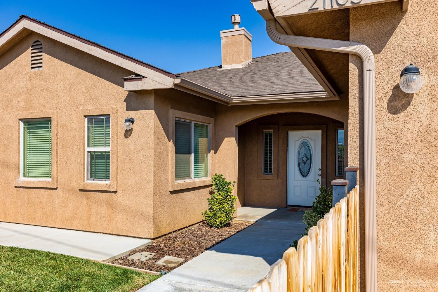 Property Photo: 21105 Brentwood Drive CA 93561