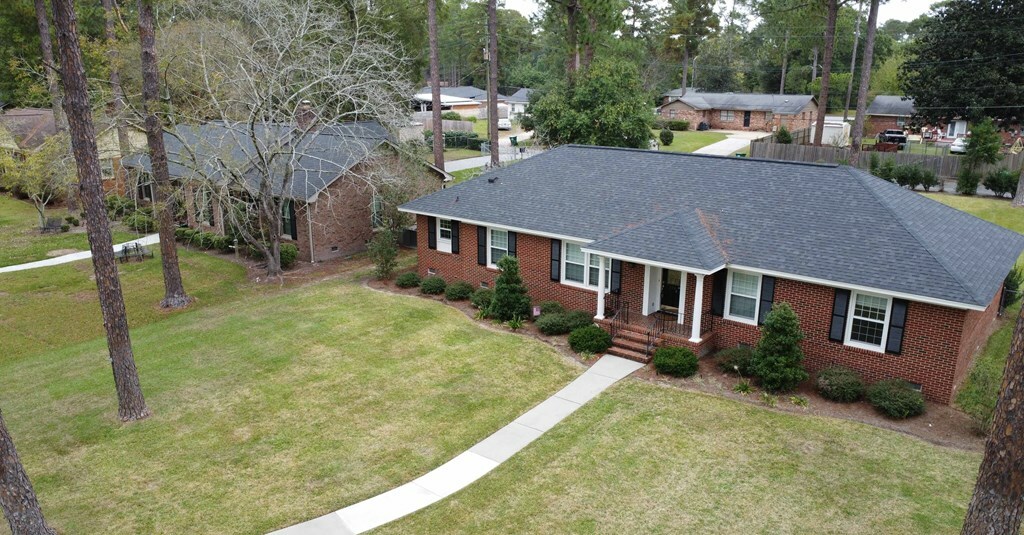 Property Photo:  1713 Pineknoll Ln  GA 31708 