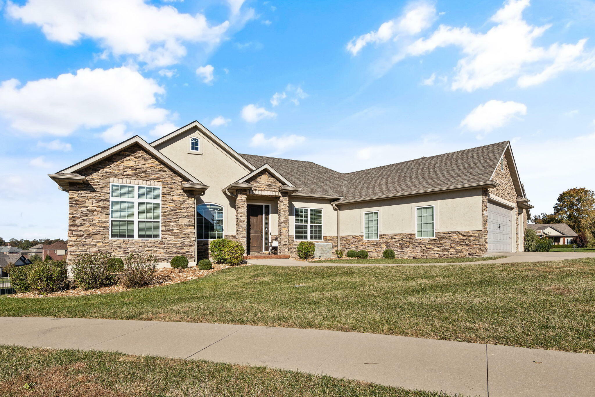 Property Photo:  801 Sunstone Ln  MO 65201 