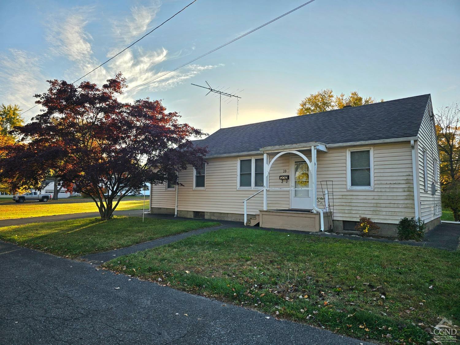 39 E Milo Street  Hudson NY 12534 photo