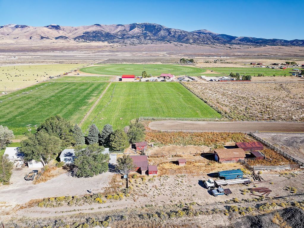 Property Photo: 323 East 40th North Street NV 89301