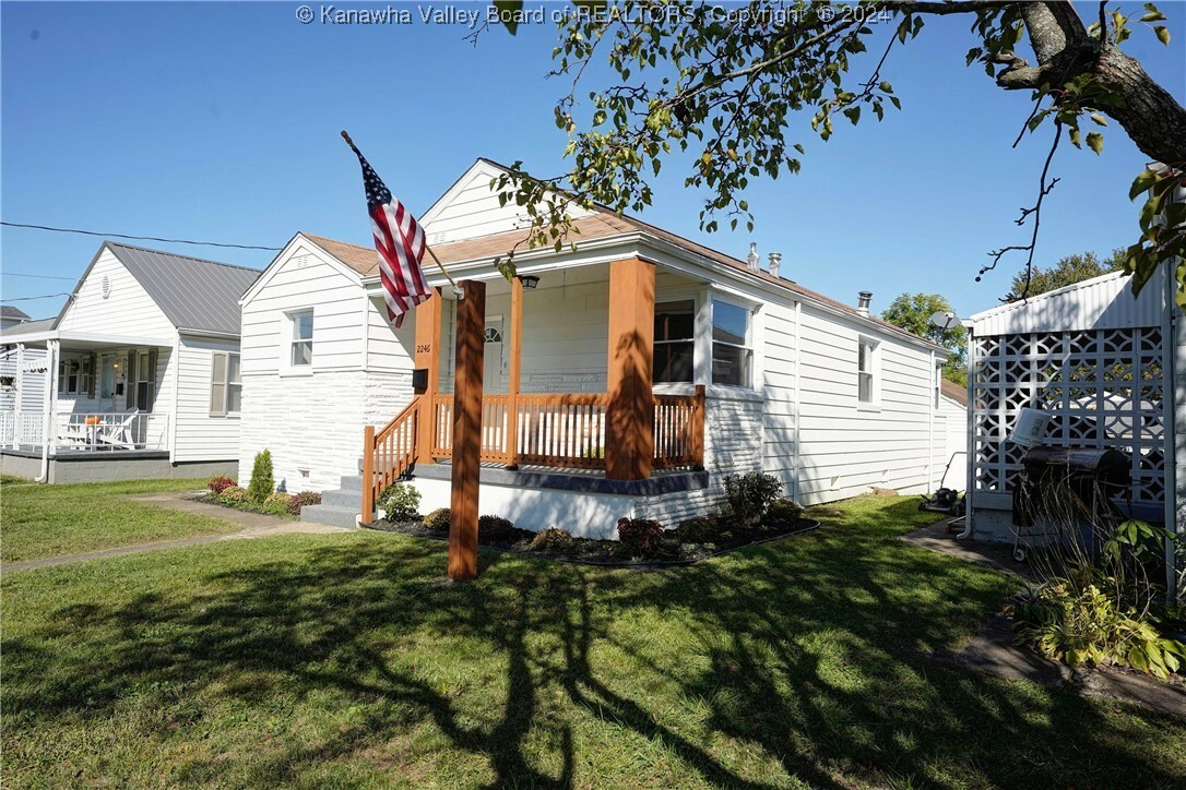 Property Photo:  2246 Grant Avenue  WV 25177 