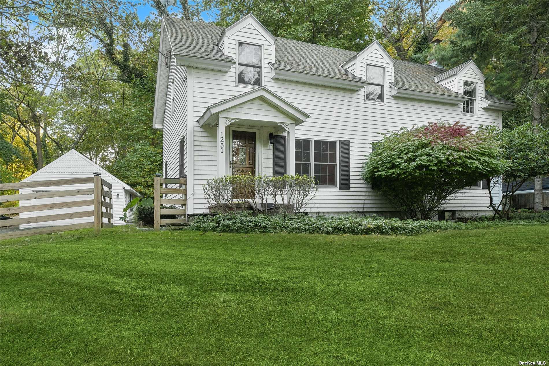 Property Photo:  1251 N Country Road  NY 11790 