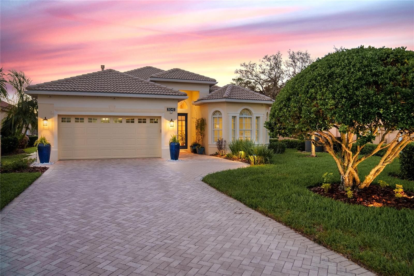 Property Photo: 9040 Willow Brook Drive FL 34238