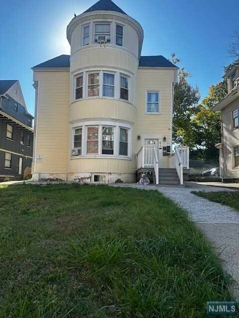 Property Photo:  61 Washington Street  NJ 07017 