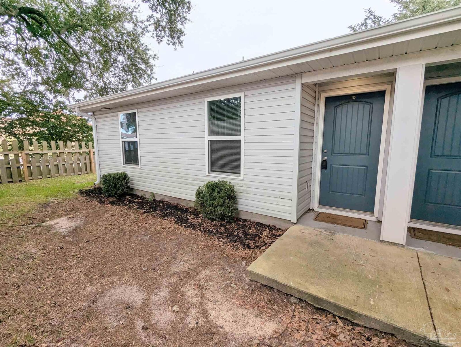 Property Photo: 313 N Navy Blvd 1D FL 32507