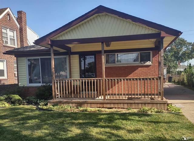 Property Photo:  16154 May Street  MI 48101 