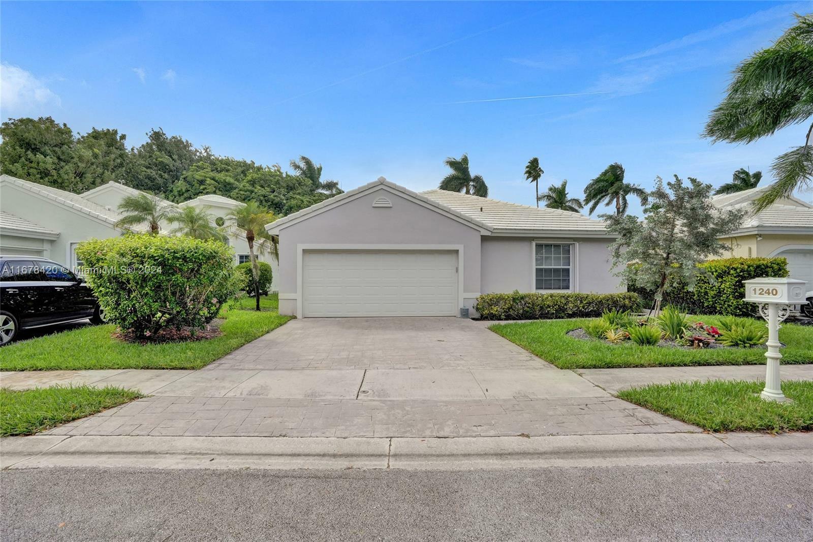 Property Photo:  1240 W Wilshire Cir W  FL 33027 