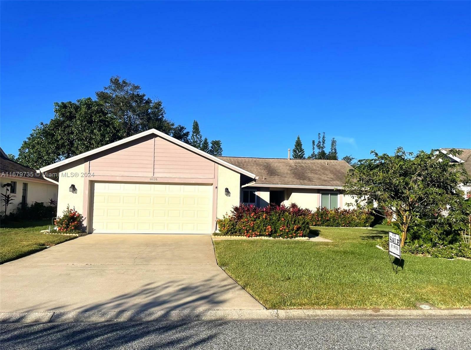 Property Photo:  11826 Scotty Dr  FL 32821 