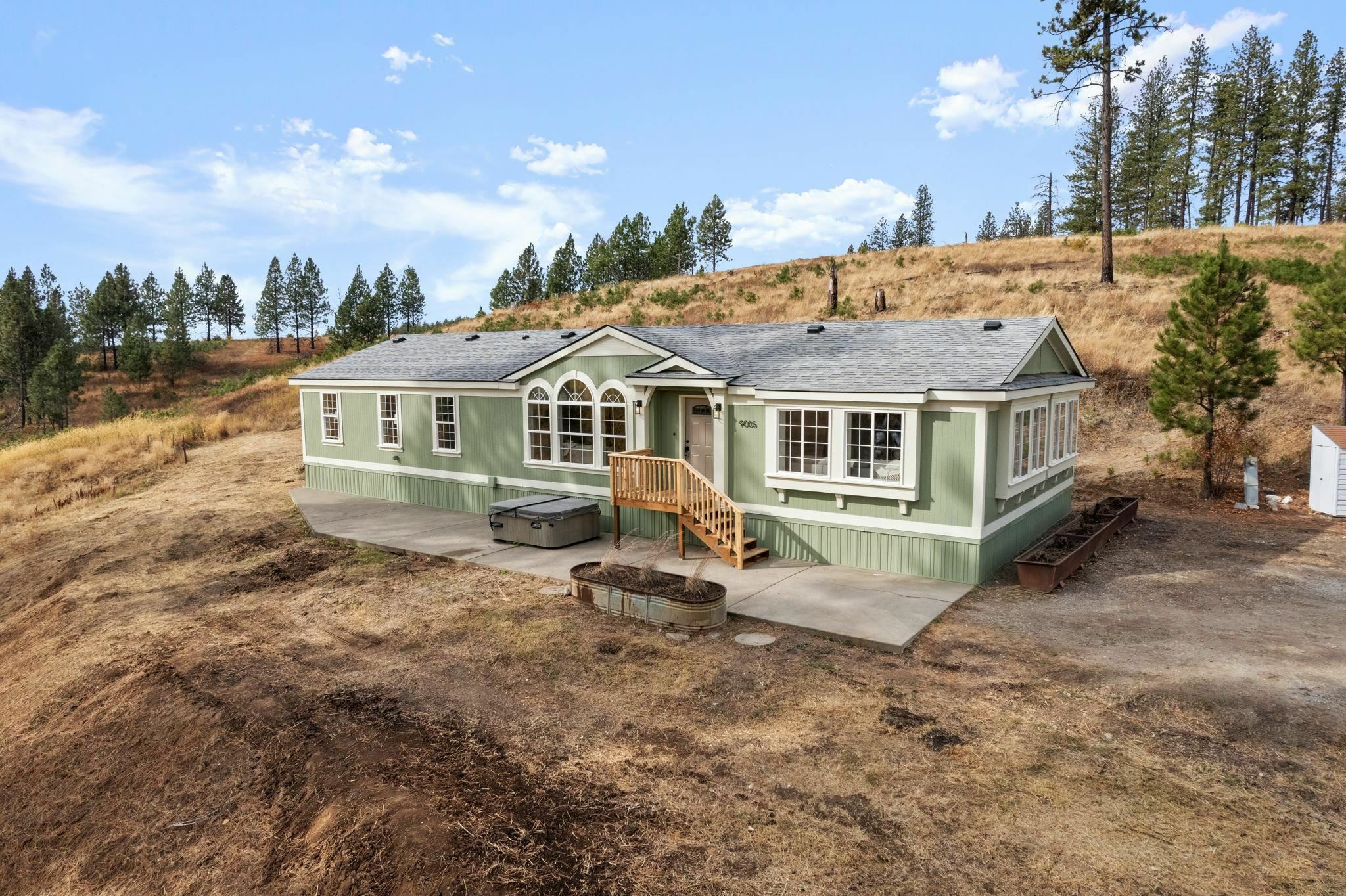 Property Photo:  9005 S Jons Rd  WA 99023 