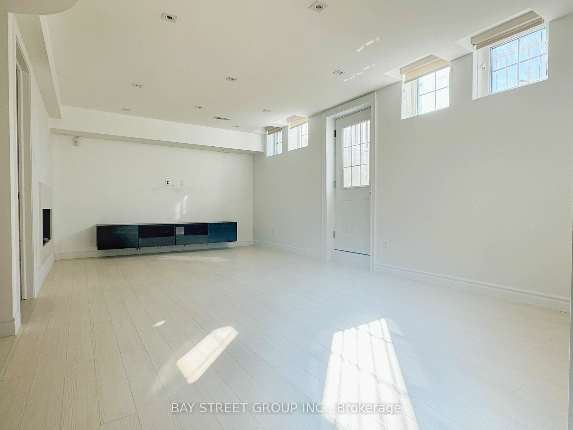 Property Photo:  15 Cynthia Jean St S  ON L6C 2N6 