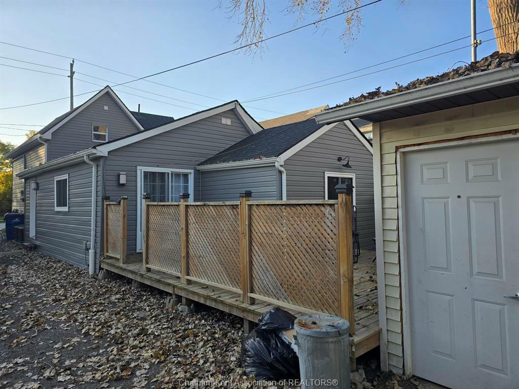 Property Photo:  269/271 Grand Avenue East Avenue East  ON N7L 1W7 