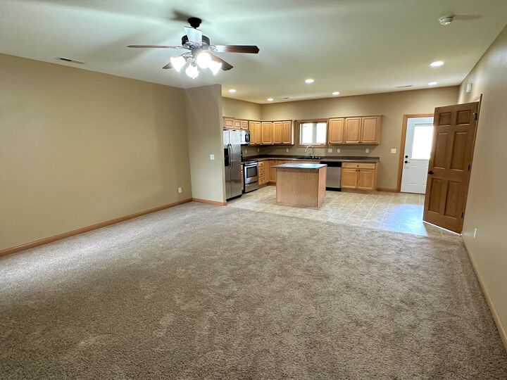 Property Photo:  1915 SE 10th Ave #5  SD 57401 