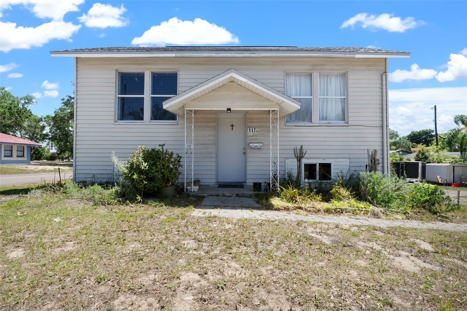 Property Photo:  117 S 10th Street  FL 33844 