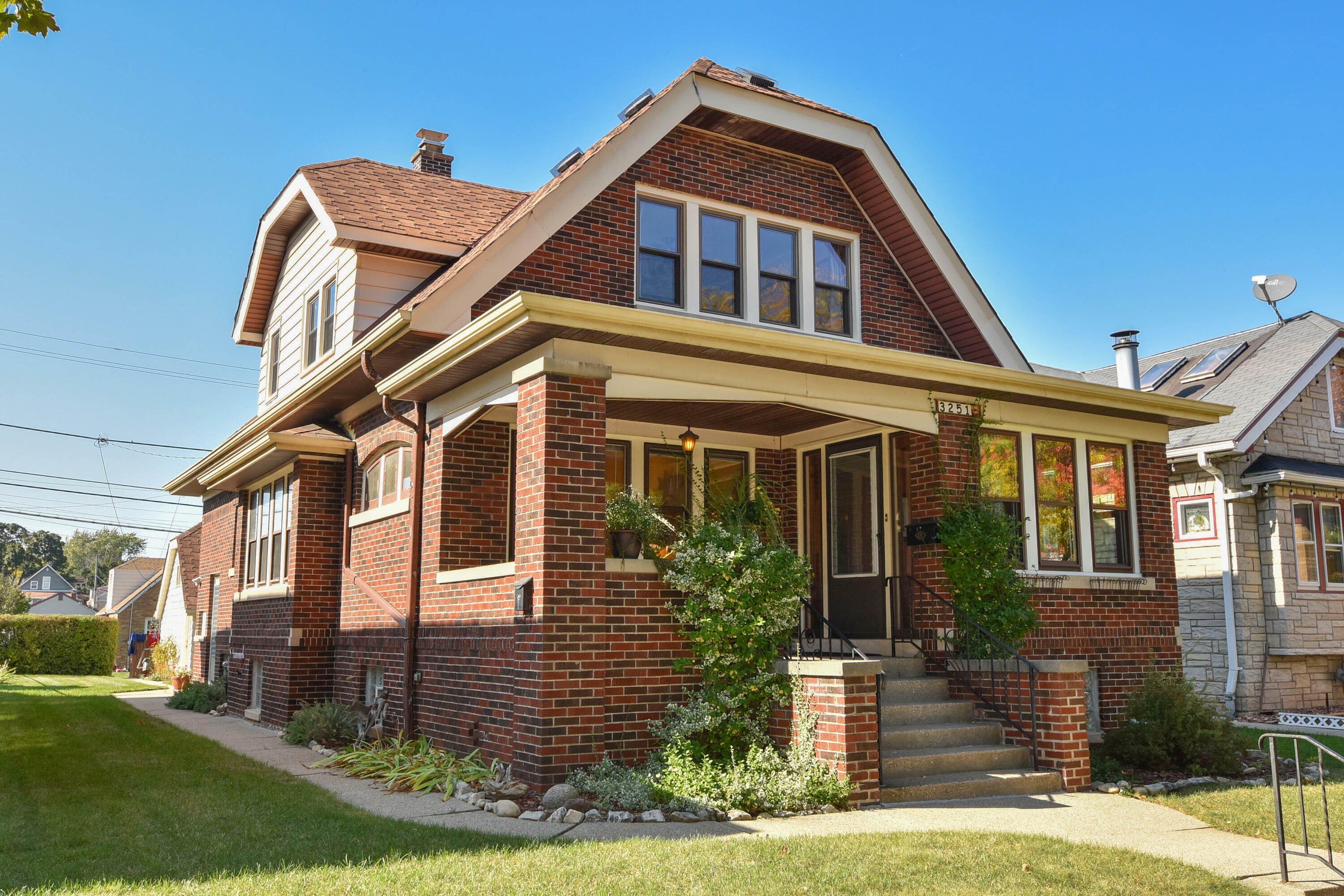 Property Photo:  3251 S 12th St  WI 53215 