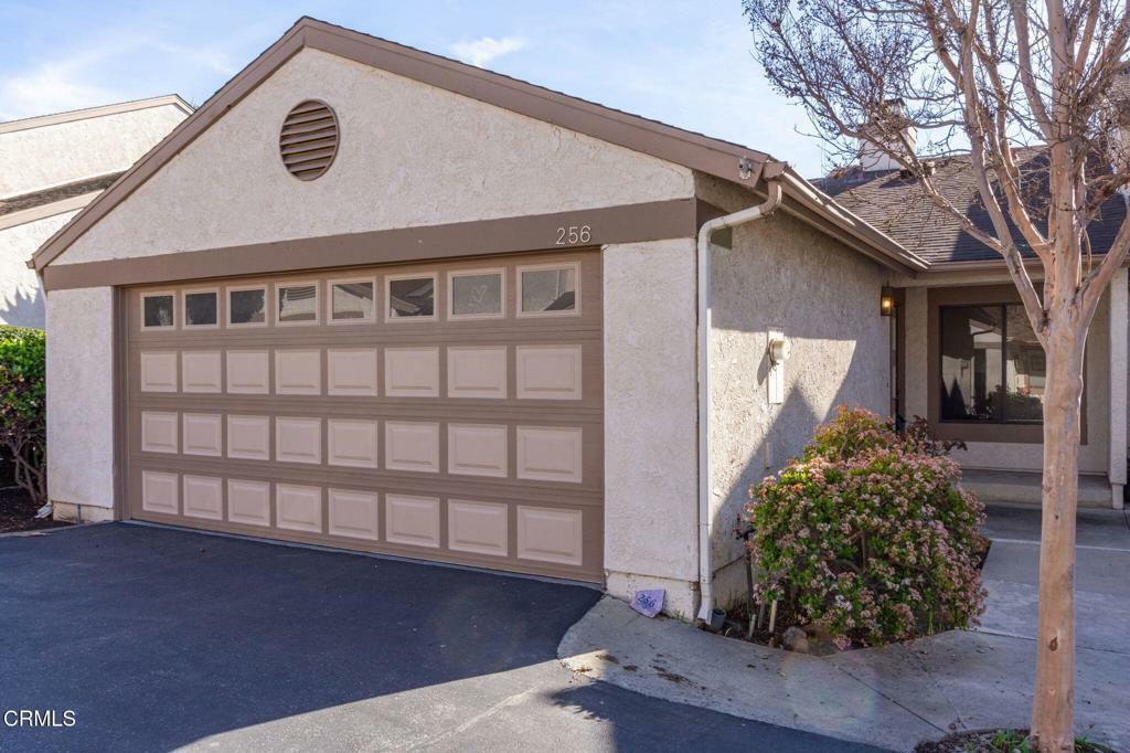 Property Photo:  256 Blackfoot Lane  CA 93001 