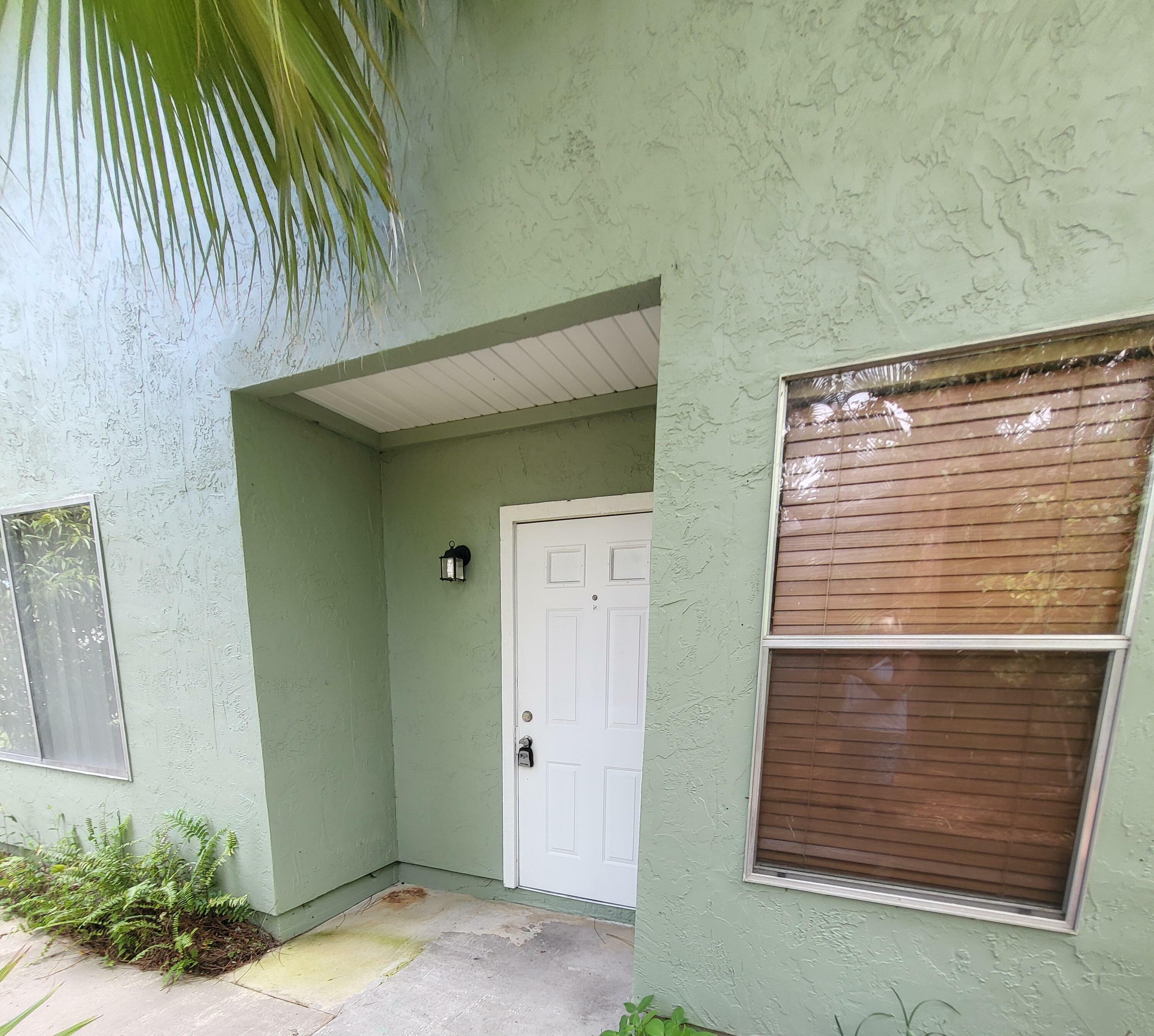 Property Photo:  1386 SE Rivergreen Circle  FL 34952 