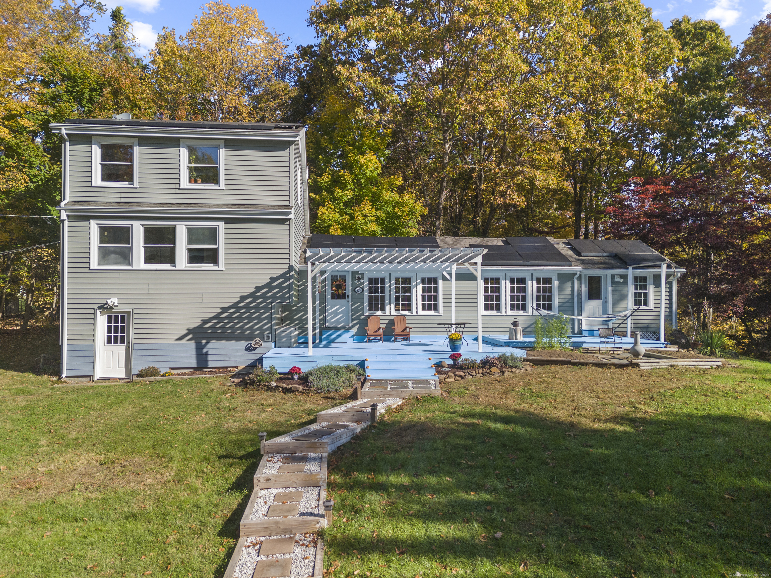 Property Photo:  723 Old Pent Road  CT 06437 