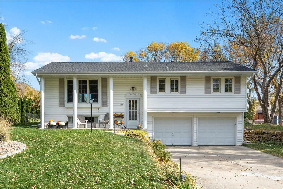 Property Photo:  105 Surrey  Avenue  IA 51503 